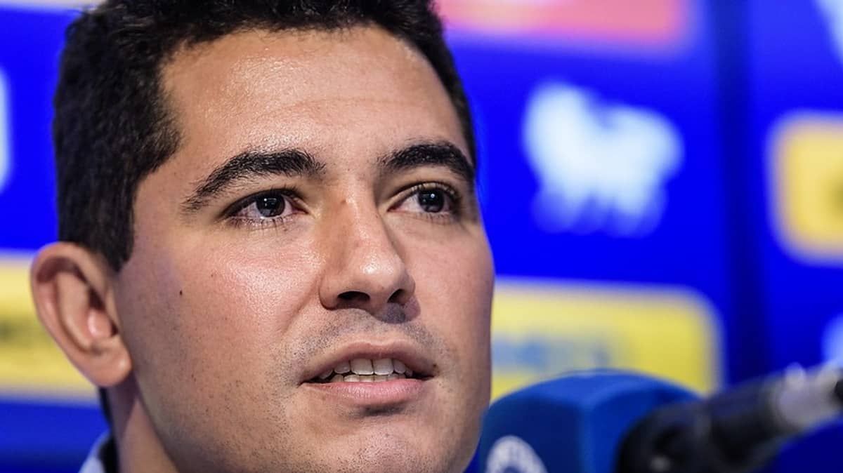 Diretor do Cruzeiro justifica frustrações em negociações: 'limite financeiro'