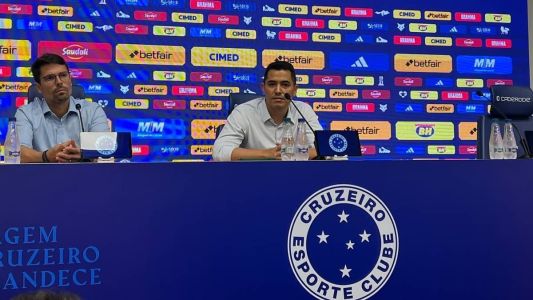 Pedro Martins concedeu entrevista coletiva nesta quarta-feira (6) na Toca da Raposa II