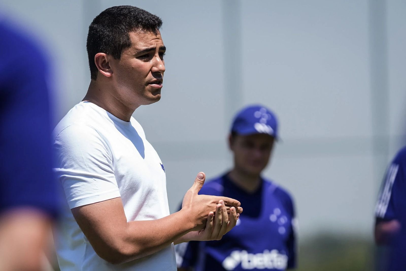 Em meio a negociações, diretor manda recado à torcida do Cruzeiro