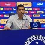 Pedro Martins se posiciona sobre 'silêncio' do Cruzeiro após demissão de Pepa