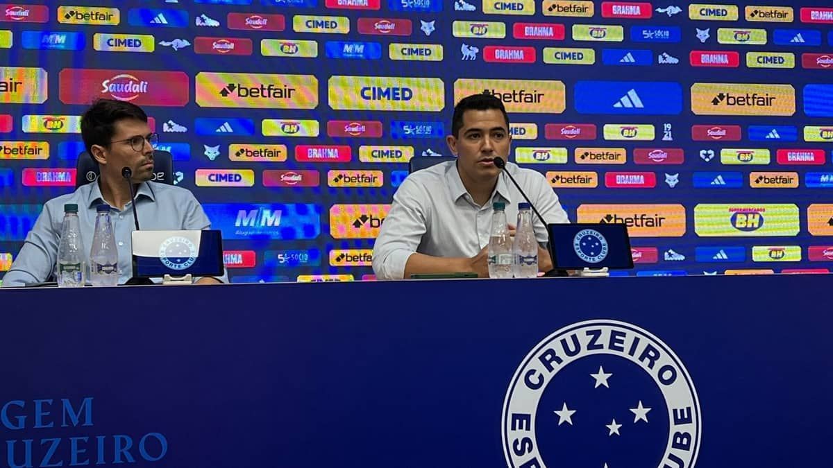 Cruzeiro: opinião da torcida não pode influenciar decisões técnicas, diz Pedro Martins