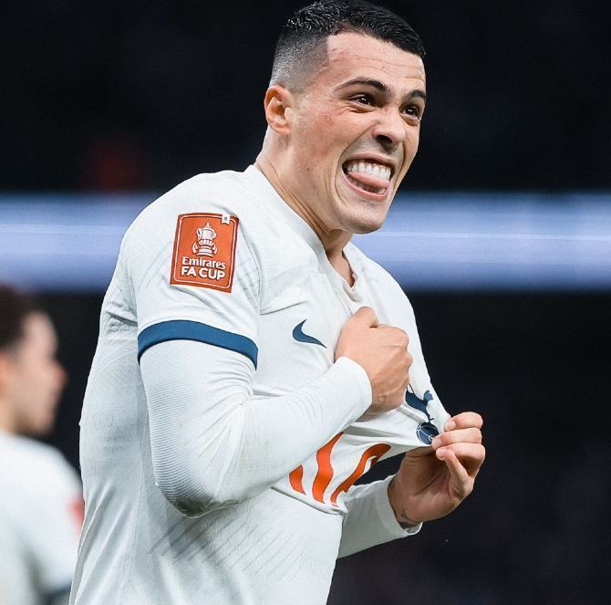 Com golaço, Tottenham supera Burnley e avança na Copa da Inglaterra