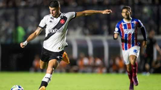 Pedro Raul finaliza na derrota para o Bahia em São Januário, nesta segunda-feira