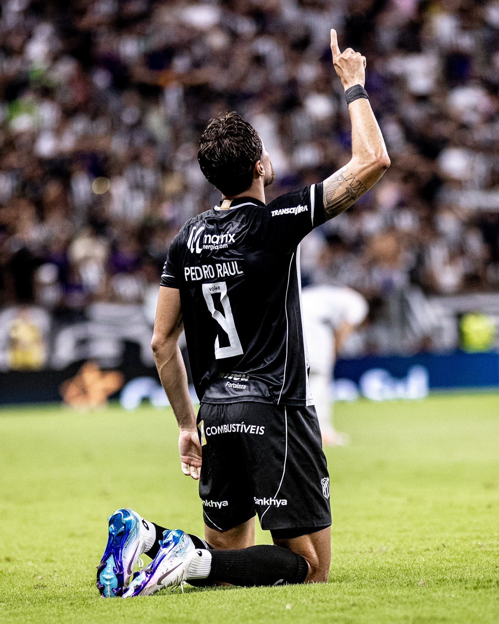 Com lei do ex, Ceará vence o Vasco com gols de Pedro Raul pelo Brasileiro