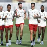 Após cirurgia, Pedro inicia pré-temporada do Flamengo com óculos de proteção