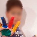 Mãe denuncia professora que teria dificultado respiração de menino autista na Grande BH