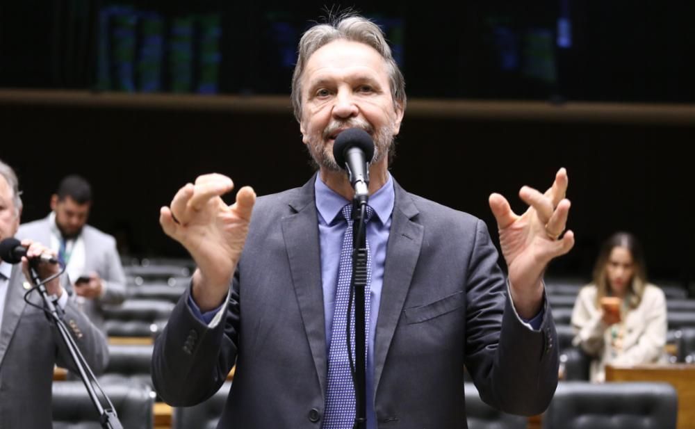 Comitiva governista volta ao Brasil após agenda política nos Estados Unidos