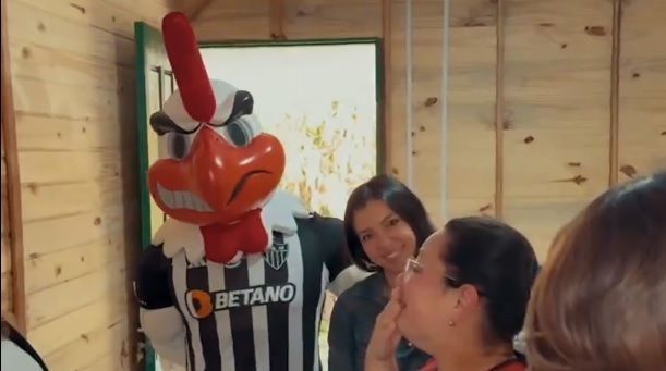 Instituto Galo entrega casas para vítimas das enchentes no Sul