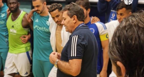 Após perder a liderança do Campeonato Brasileiro, o Atlético volta a campo neste domingo (16), às 18h30, para enfrentar a Chapecoense na Arena Condá, em Santa Catarina.