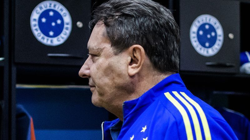 Pedrinho 'puxa orelha' de titular do Cruzeiro: 'Não vou permitir'