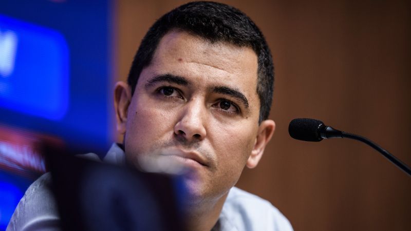 Diretor do Cruzeiro revela que demissão de Larcamón foi decidida antes da final do Mineiro