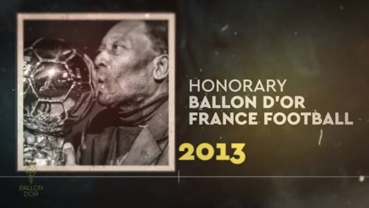Pelé foi homenageado pela France Football na cerimônia da Bola de Ouro