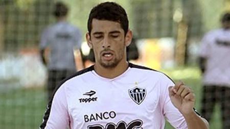 Pelo Atlético, Diego Souza marcou gol em vitória por 2 a 0 sobre o Palmeiras