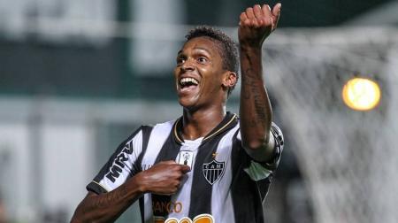 Pelo Atlético, ex-atacante Jô marcou 39 gols em 127 jogos