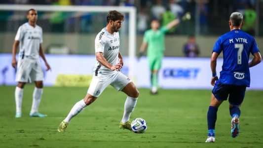 Pelo Grêmio, Lucas Silva perdeu para o Cruzeiro, por 1 a 0, no Brasileirão deste ano