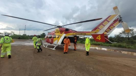 Uma pessoa em estado grave foi transportada pela aeronave Arcanjo