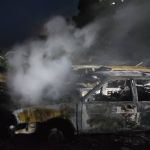 Vídeo: incêndio destrói pelo menos 50 carros no pátio do Detran; confira imagens aéreas