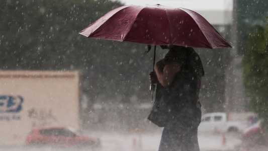 Pelo menos 800 cidades de Minas Gerais estão em alerta de chuva intensa nas próximas horas
