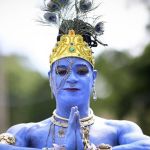 Carnaval de BH: foliões se concentram na Praça do Papa para bloco Pena de Pavão de Krishna; veja fotos