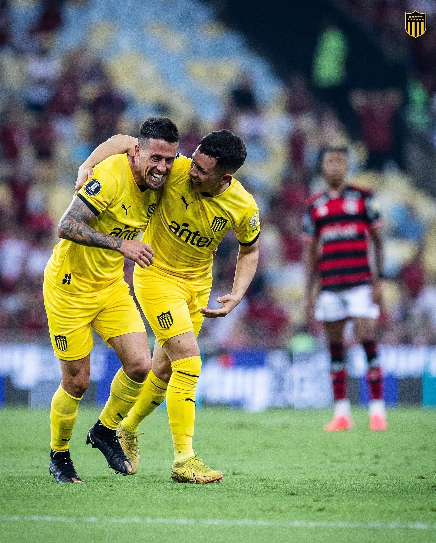 Peñarol vence o Flamengo no Maracanã e abre vantagem na Libertadores