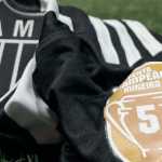 Atlético usa patch de pentacampeão mineiro em clássico contra o Cruzeiro