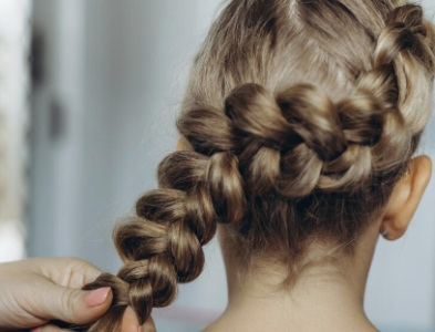 Aproveite a brisa do mar como um finalizador natural para o seu visual