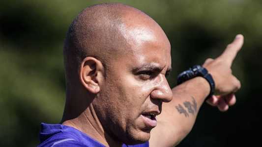 Pepa comandou treino do Cruzeiro nesta segunda-feira (5), na Toca da Raposa II