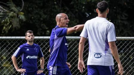 Pepa durante treinamento pelo Cruzeiro