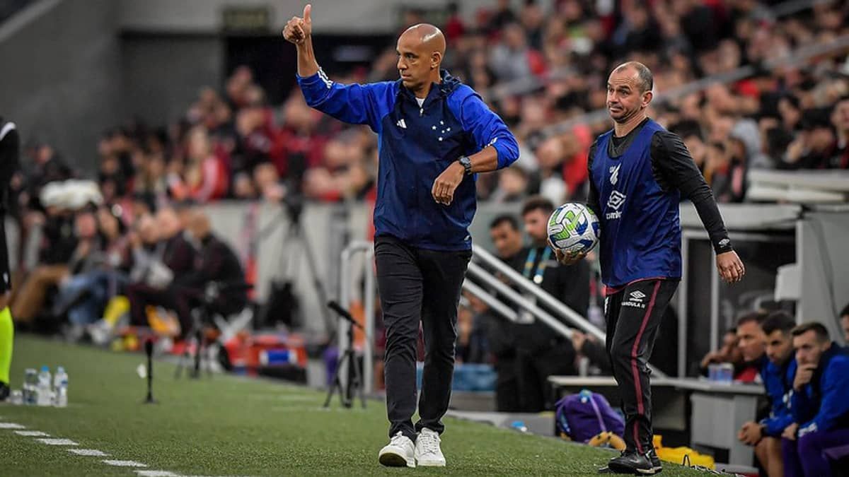 Pepa aprova atuação do Cruzeiro diante do Athletico-PR: 'Fizemos um grande jogo'