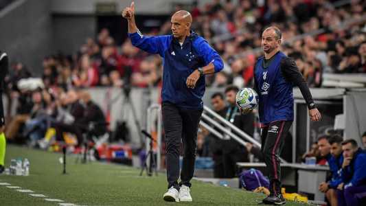 Pepa elogiou atuação do Cruzeiro no empate com o Athletico-PR, em Curitiba
