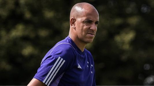 Pepa em treino do Cruzeiro, na Toca da Raposa 2