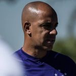 Cruzeiro tem dois pendurados em último jogo antes de clássico com Atlético