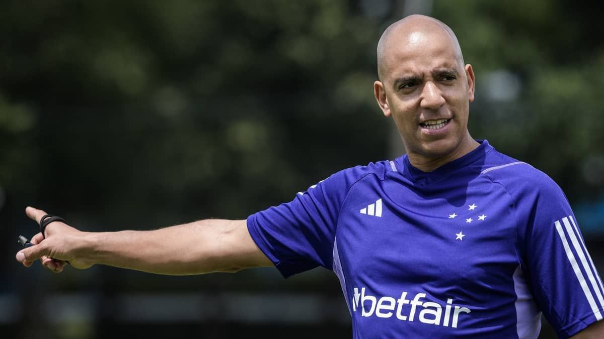 Itatiaia transmite ao vivo a apresentação de Pepa, novo treinador do Cruzeiro