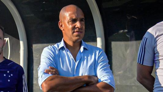 Pepa, técnico do Cruzeiro, na partida contra o Vasco da Gama