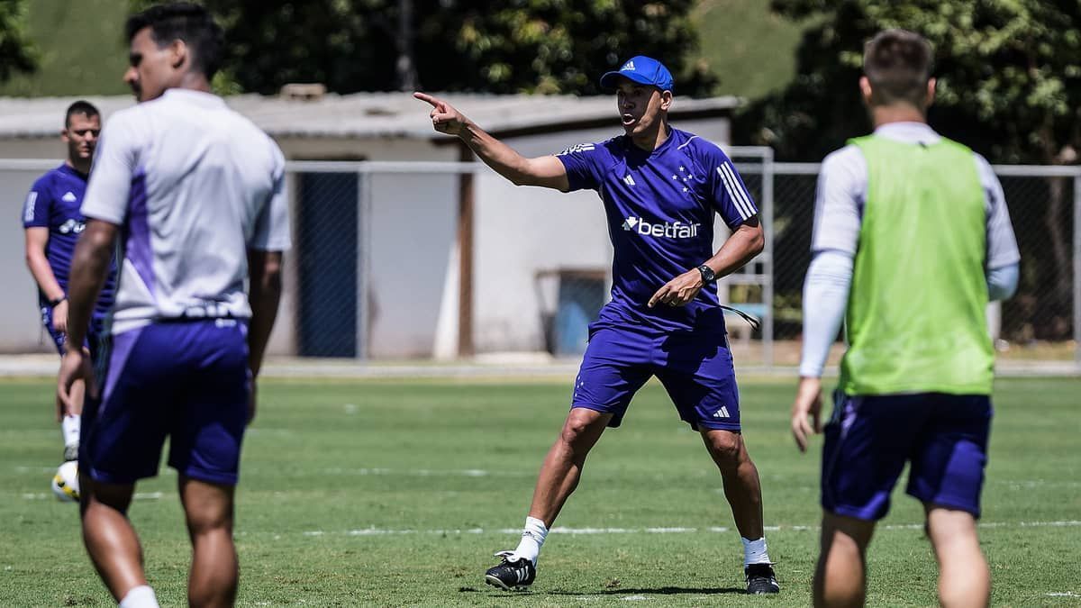 Amistoso entre Cruzeiro e Bragantino terá transmissão pela internet; veja detalhes
