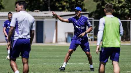 Pepa trabalha o Cruzeiro para o amistoso contra o Bragantino