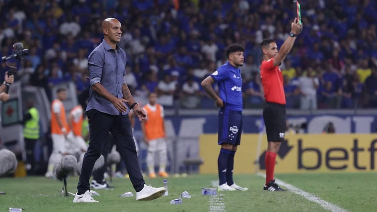 Cruzeiro perde quatro posições com gols sofridos após 40 minutos do 2º tempo