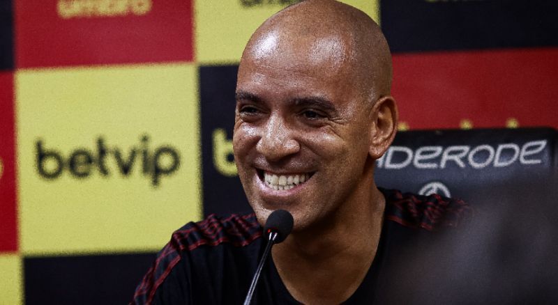 Sport confirma permanência de técnico Pepa, que reage