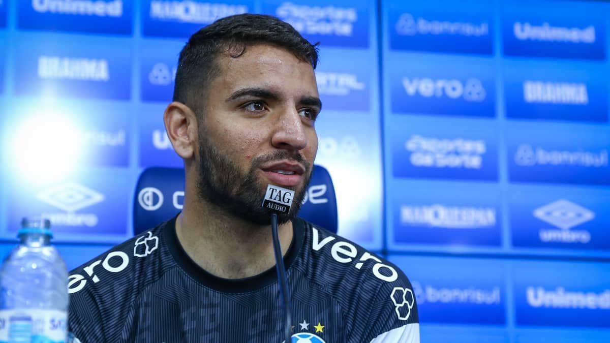 Pepê fala sobre seu retorno no Grêmio e avalia chances de título: 'É complicado'