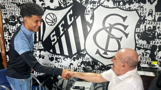 Pepê Fermino assinou contrato com o Santos