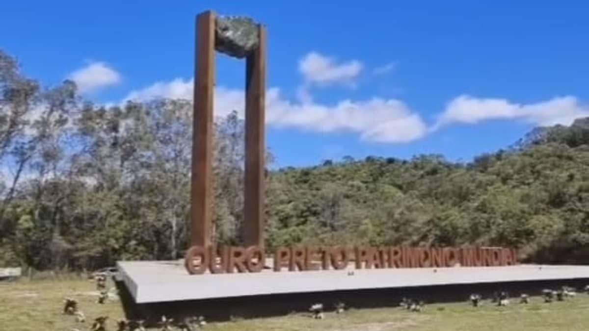 Inauguração da escultura 'Pepita II' destaca conexão entre arte e materiais