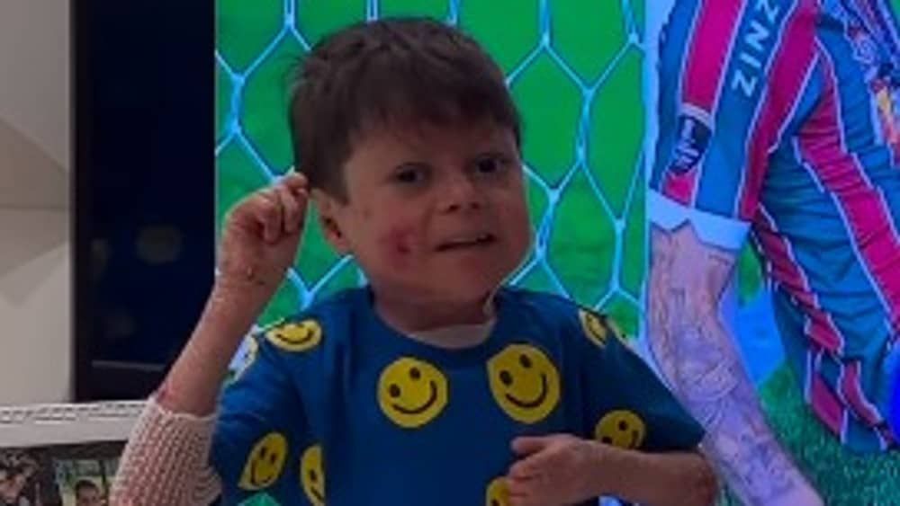 Pequeno Gui faz homenagem ao Flu, é criticado e mãe rebate: 'Qual o problema?'