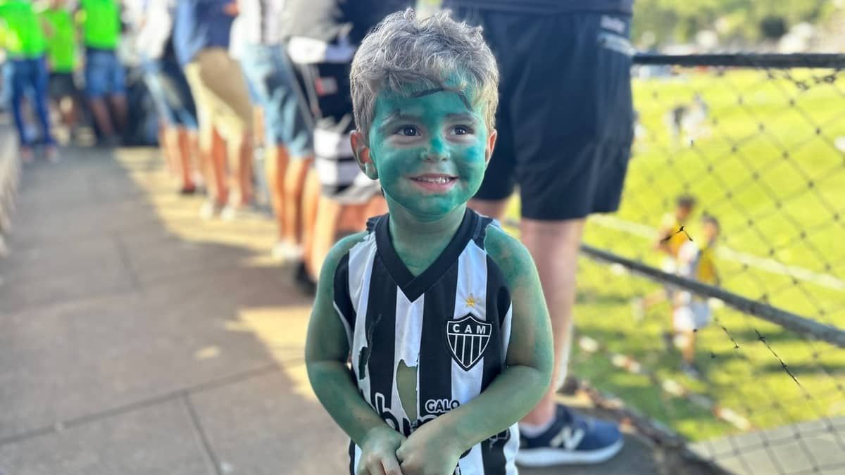 Atlético: 'Hulkinho' chama atenção do ídolo e ganha aceno do artilheiro
