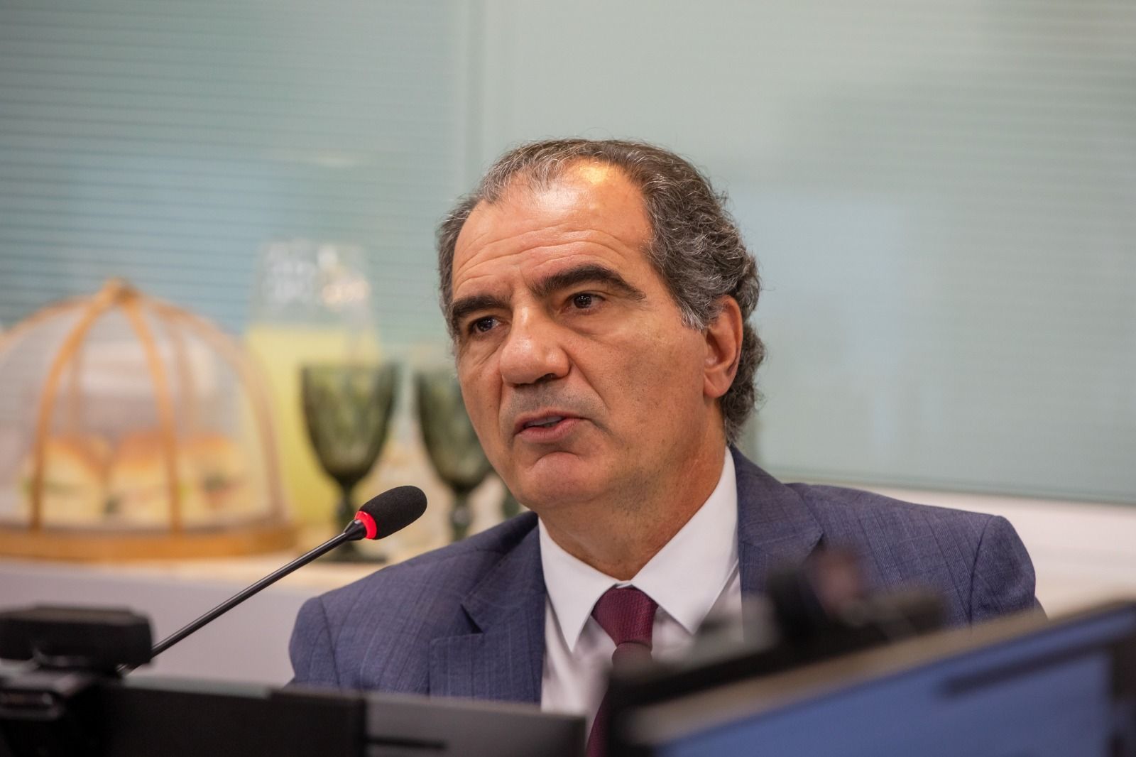 Cruzeiro e América participam de reunião com presidente interino da CBF; veja motivo