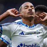Cruzeiro bate o Vitória e mantém invencibilidade em casa no Brasileiro