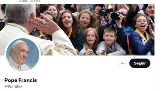 Perfil do Papa Francisco no Twitter não tem mais selo de autenticidade