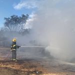 Depósito de materiais recicláveis fica destruído em incêndio no interior de Minas; veja imagens  
