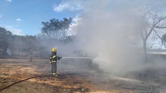 Perícia técnica da Polícia Civil investiga as causas do incêndio