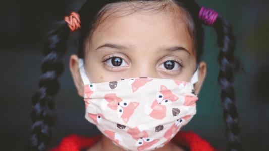 Períodos de frio podem ocasionar no aumento de problemas respiratórios para os pequenos