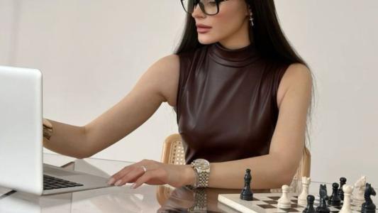 Pesquisa de Harvard Expõe Como Mulheres Sofrem com o Entusiasmo Profissional